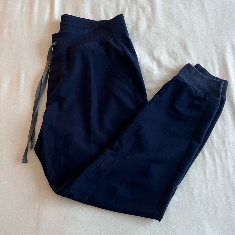 Women’s Navy Figs Zamora Jogger Scrub Pants